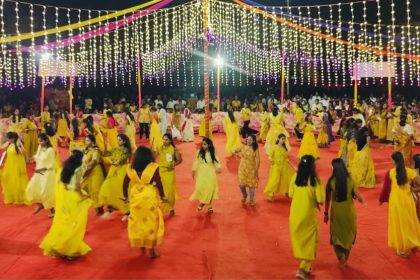 ಸುರೇಶ ಯಾದವ ಪೌಂಡೇಶನದಿಂದ  ದಸರಾ ಹಬ್ಬದ ದಾಂಡಿಯಾ ಉತ್ಸವ