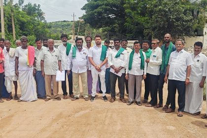 ಪ್ಯಾಕ್ಟರಿ ಧೂಳಿನಿಂದ ಗ್ರಾಮಸ್ಥರು ರೋಗಕ್ಕೆ ತುತ್ತಾಗಿದ್ದಾರೆ: ತಹಶೀಲ್ದಾರ್ ನಿರ್ಲಕ್ಷ ಆರೋಪ