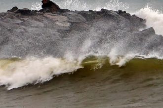 ಆಂಧ್ರದಲ್ಲಿ ಮೊಂಥಾ ಅಬ್ಬರಕ್ಕೆ ಭೂ ಕುಸಿತ: 1.76 ಲಕ್ಷ ಹೆಕ್ಟೇರ್ ಬೆಳೆ ನಾಶ