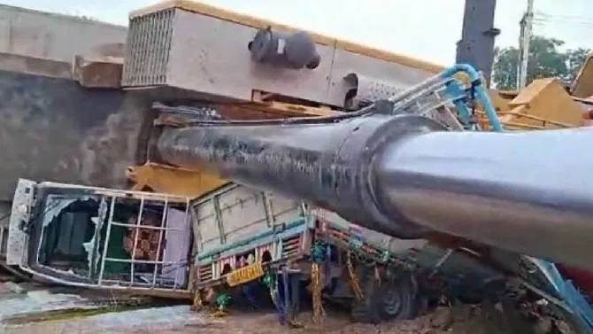 ಸೇತುವೆ ನಿರ್ಮಾಣ ಸ್ಥಳದಲ್ಲಿ ಕ್ರೇನ್ ಉರುಳಿ ಇಬ್ಬರ ಸಾವು