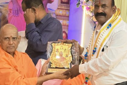 ಎಸ್ ಎಲ್ ಕಟ್ಟಿಗೆ ಶಿವಾನಂದ ಭಾರತಿ ಶ್ರೀ ಸನ್ಮಾನ