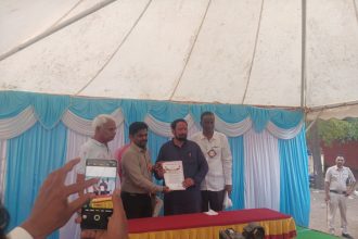 ಮೇಲ್ನೋಟಕ್ಕೆ ಜಾರಕಿಹೊಳಿ ಬಣ ಡಿಸಿಸಿ ಬ್ಯಾಂಕ ಗದ್ದುಗೆ ಏರುವದು ಖಚಿತ!  ಲಕ್ಷ್ಮಣ ಸವದಿ, ಮಲ್ಲಣ್ಣ ಯಾದವಾಡ, ಅಪ್ಪಾಸಾಹೇಬ ಕುಲಗುಡೆ ಡಿಸಿಸಿ ನಿರ್ದೇಶಕರಾಗಿ ಆಯ್ಕೆ.