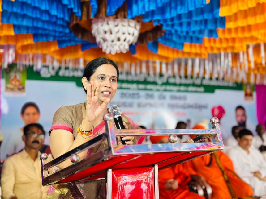 ಮಲ್ಲಪ್ರಭಾ ಸಕ್ಕರೆ ಕಾರ್ಖಾನೆಯನ್ನು ರಾಣಿಯಂತೆ ಮೆರೆಸುತ್ತೇವೆ : ಸಚಿವೆ ಲಕ್ಷ್ಮೀ ಹೆಬ್ಬಾಳಕರ್