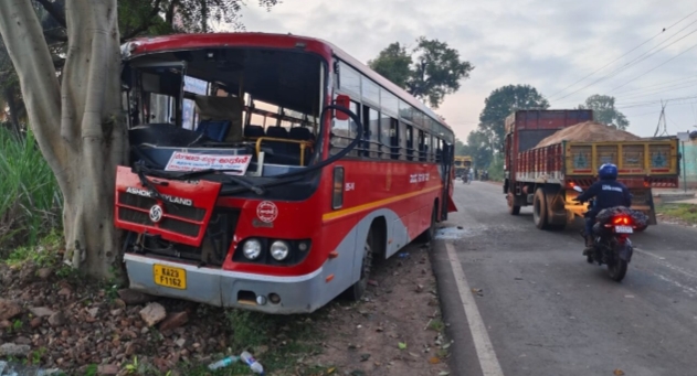 ಸಾರಿಗೆ ಬಸ್‌ಗೆ ಟಿಪ್ಪರ್ ಡಿಕ್ಕಿ ಪ್ರಯಾಣಿಕರಿಗೆ ಗಂಭೀರ ಗಾಯ