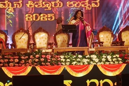 ಕಿತ್ತೂರು ನಾಡಿನ ಜನರ ಮನ ರಂಜಿಸಿದ ಗಾಯಕಿ ಎಮ್ ಡಿ ಪಲ್ಲವಿ