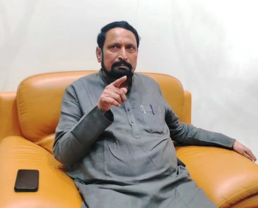 ರಮೇಶ್ ಜಾರಕಿಹೊಳಿಗೆ ಅಥಣಿ ಜನತೆ ಡಿಸಿಸಿ ಬ್ಯಾಂಕ್ ಚುನಾವಣೆಯಲ್ಲಿ ಉತ್ತರ ಕೊಟ್ಟಿದ್ದಾರೆ: ಲಕ್ಷ್ಮಣ ಸವದಿ ಆಕ್ರೋಶ