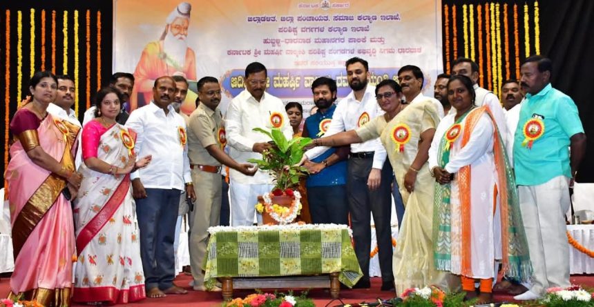 ಮಹರ್ಷಿ ವಾಲ್ಮೀಕಿ ಅವರಂತೆ ಸ್ವಾಭಿಮಾನಿ ಬದುಕು ನಮ್ಮದಾಗಬೇಕು: ಎಫ್.ಎಚ್.ಜಕ್ಕಪ್ಪನವರ