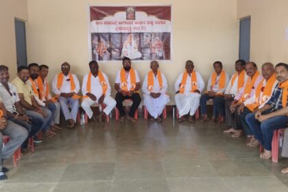 ಧಾರವಾಡ: ಜಯ ಮೃತ್ಯುಂಜಯ ಸ್ವಾಮೀಜಿ  ಉಚ್ಚಾಟನೆಗೆ ಖಂಡನೆ.