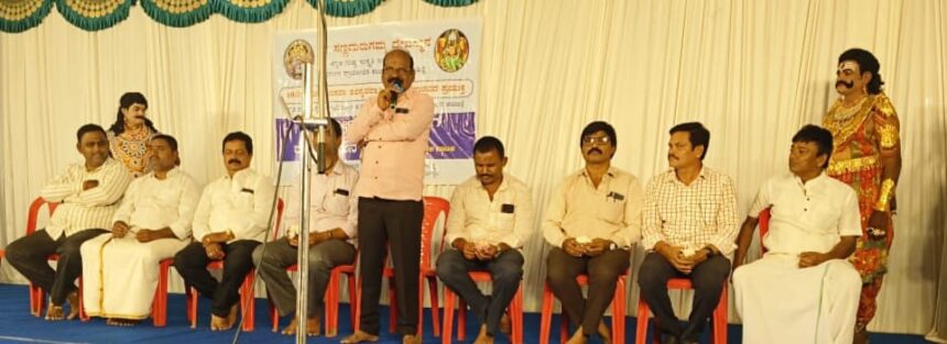 ವಿಜಯದಶಮಿ ಪ್ರಯುಕ್ತ ದುರ್ಯೋಧನ ಗರ್ವಭಂಗ (ರಕ್ತರಾತ್ರಿ) ನಾಟಕ ಪ್ರದರ್ಶನ ವಿಜಯದಶಮಿ ಪ್ರಯುಕ್ತ ದುರ್ಯೋಧನ ಗರ್ವಭಂಗ (ರಕ್ತರಾತ್ರಿ) ನಾಟಕ ಪ್ರದರ್ಶನ