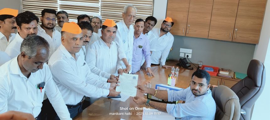 ಡಿಸಿಸಿ ಬ್ಯಾಂಕ ನಿರ್ದೇಶಕ ಸ್ಥಾನಕ್ಕೆ ಮಹಾಂತೇಶ ದೊಡ್ಡಗೌಡರ ನಾಮಪತ್ರ ಸಲ್ಲಿಕೆ