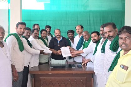 ತುಂಗಭದ್ರ ಜಲಾಶಯದಿಂದ ಬೇಸಿಗೆ ಬೆಳೆಗೆ ನೀರು ಬಿಡುವಂತೆ ತುಂಗಭದ್ರ ರೈತ ಸಂಘ ಒತ್ತಾಯ 