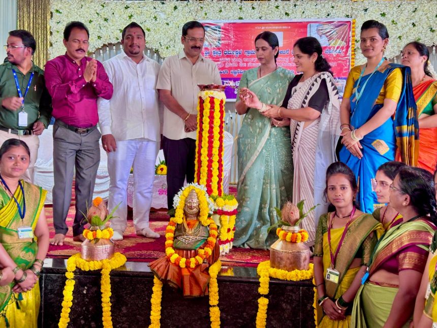 ಮಹಿಳೆಯರು ಅಭಿವೃದ್ಧಿಯಾದರೆ ಮನೆ, ದೇಶ ಅಭಿವೃದ್ಧಿಯಾದಂತೆ : ಸಚಿವೆ ಲಕ್ಷ್ಮೀ ಹೆಬ್ಬಾಳಕರ್‌