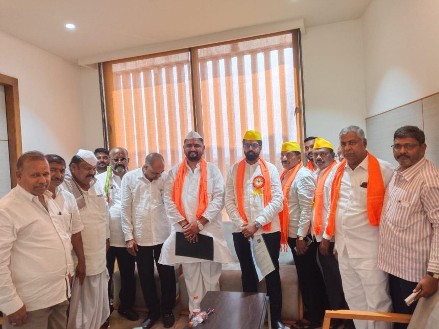 ಗೋಕಾಕ, ಮೂಡಲಗಿ ತಾಲೂಕಿನಿಂದ ಅಮರನಾಥ ಜಾರಕಿಹೊಳಿ, ನೀಲಕಂಠ ಕಪ್ಪಲಗುದ್ದಿ ನಾಮಪತ್ರ ಸಲ್ಲಿಕೆ ಗೋಕಾಕ, ಮೂಡಲಗಿ ತಾಲೂಕಿನಿಂದ ಅಮರನಾಥ ಜಾರಕಿಹೊಳಿ, ನೀಲಕಂಠ ಕಪ್ಪಲಗುದ್ದಿ ನಾಮಪತ್ರ ಸಲ್ಲಿಕೆ