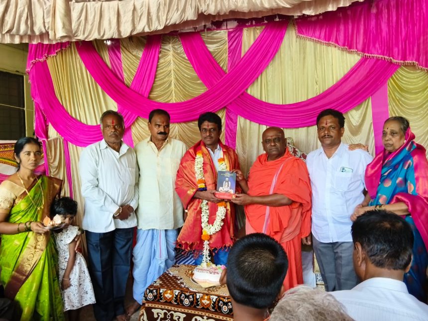 ಚಿತ್ರಕಲಾವಿದ ಅಜೀತನಾಥ ಹುಲಮನಿ ಸೇವೆ ಅನಣ್ಯ : ಶ್ರೀ ಚಿದಾನಂದ ಶ್ರೀಗಳು 