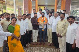 ರಾಹುಲ ಜಾರಕಿಹೊಳಿ, ಅಮರನಾಥ ಜಾರಕಿಹೊಳಿ ಅವರಿಗೆ ಸನ್ಮಾನ