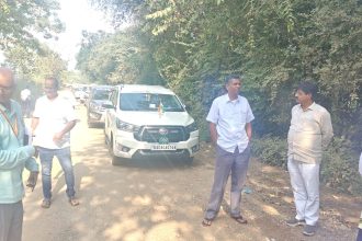 ಸ್ಥಳದಲ್ಲಿಯೇ ಕೆಟ್ಟ  ರಸ್ತೆ  ಸರಿಗೊಳಿಸಲು ಸಚಿವ ಸತೀಶ ಜಾರಕಿಹೊಳಿ ಸೂಚನೆ