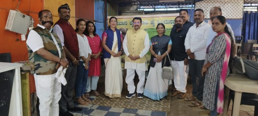 ಪೊಲೀಸ್ ಇಲಾಖೆಗೆ ಯೋಗ ತರಬೇತಿ ಕಡ್ಡಾಯಗೊಳಿಸಲು ಕೆ ಪಿ ಸಿ ಸಿ ನಿವೃತ್ತ ಸೈನಿಕರ ಕಲ್ಯಾಣ ಮಂಡಳಿ ಆಗ್ರಹ 