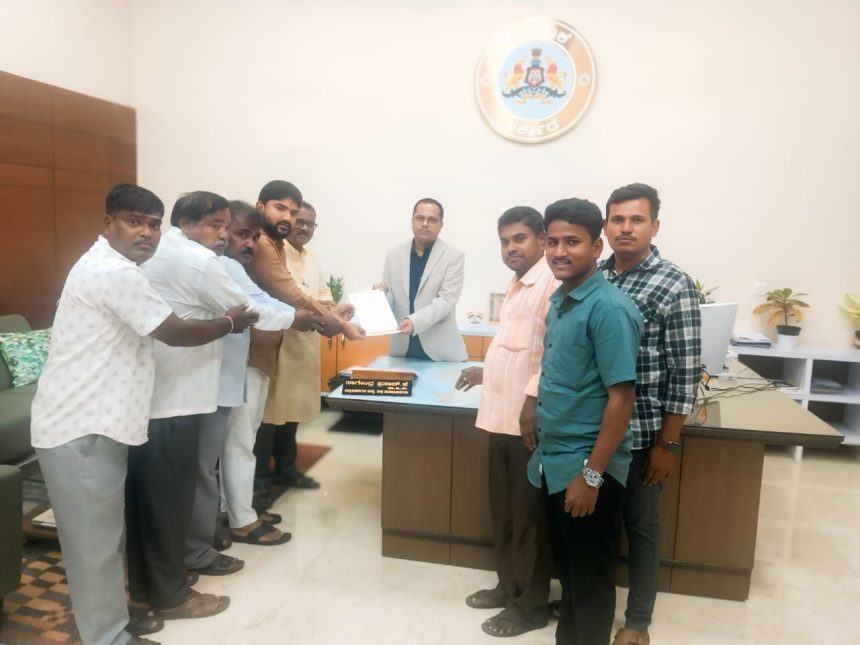 ಬಡ ವ್ಯಾಪಾರಿಗಳು ಜೀವನೋಪಾಯ ಕಳೆದುಕೊಂಡು ಸಂಕಷ್ಟ ಅನುಭವಿಸುತ್ತಿದ್ದಾರೆ: ಎಸ್. ದೇವಾನಂದ
