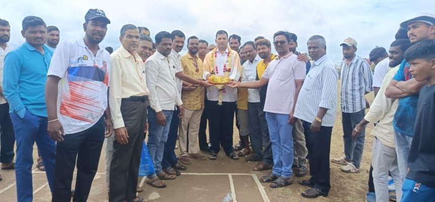 ಅಂಬಿರಾವ ಪಾಟೀಲ ಅವರಿಂದ ದುಪದಾಳದಲ್ಲಿ ಕ್ರಿಕೆಟ್ ಪಂದ್ಯಾವಳಿಯ ಉದ್ಘಾಟನೆ  ಅಂಬಿರಾವ ಪಾಟೀಲ ಅವರಿಂದ ದುಪದಾಳದಲ್ಲಿ ಕ್ರಿಕೆಟ್ ಪಂದ್ಯಾವಳಿಯ ಉದ್ಘಾಟನೆ