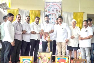 ಸಭಾ ಮಂಟಪ ಉದ್ಘಾಟಿಸಿದ ಚನ್ನರಾಜ ಹಟ್ಟಿಹೊಳಿ ಸಭಾ ಮಂಟಪ ಉದ್ಘಾಟಿಸಿದ ಚನ್ನರಾಜ ಹಟ್ಟಿಹೊಳಿ