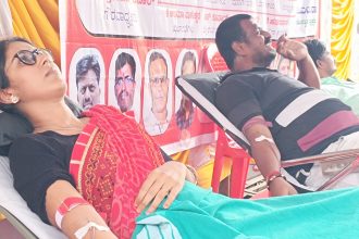 ನಟ ಪುನೀತ್  ಪುಣ್ಯ ತಿಥಿ ಹಿನ್ನೆಲೆ ಅಪ್ಪು ಸೇವಾ ಸಮಿತಿ ವತಿಯಿಂದ ರಕ್ತದಾನ ಶಿಬಿರ  ನಟ ಪುನೀತ್  ಪುಣ್ಯ ತಿಥಿ ಹಿನ್ನೆಲೆ ಅಪ್ಪು ಸೇವಾ ಸಮಿತಿ ವತಿಯಿಂದ ರಕ್ತದಾನ ಶಿಬಿರ