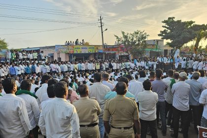 ಕಬ್ಬಿಗೆ ಬೆಲೆ 3500 ರೂ ಘೋಷಿಸುವವರೆಗೂ ಪ್ರತಿಭಟನೆ ನಿಲ್ಲದು: ರೈತರ ಎಚ್ಚರಿಕೆ