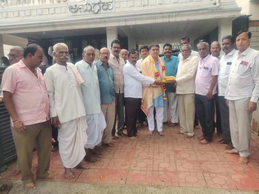 ರೈತರು, ಪಿಕೆಪಿಎಸ್ ಸದಸ್ಯರ, ಪಧಾಧಿಕಾರಿಗಳ ಸಹಕಾರದಿಂದ ನಾನು ಬೆಳೆದಿದ್ದೇನೆ :ಮಹಾಂತೇಶ ದೊಡ್ಡಗೌಡರ 