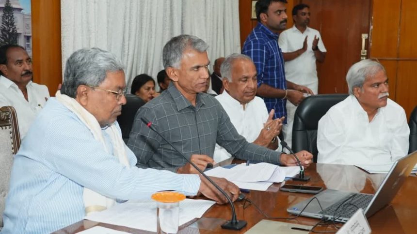 ರೈತರಿಗೆ ಹೆಚ್ಚುವರಿಯಾಗಿ ₹1,033.60 ಕೋಟಿ ಇನ್ಪುಟ್ ಸಬ್ಸಿಡಿ ರೈತರಿಗೆ ಹೆಚ್ಚುವರಿಯಾಗಿ ₹1,033.60 ಕೋಟಿ ಇನ್ಪುಟ್ ಸಬ್ಸಿಡಿ