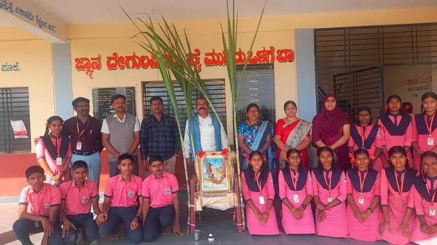 ದಾಸಶ್ರೇಷ್ಠ ಕನಕದಾಸರ ಆದರ್ಶಗಳನ್ನು ಪಾಲಿಸಲು ಕರೆ ದಾಸಶ್ರೇಷ್ಠ ಕನಕದಾಸರ ಆದರ್ಶಗಳನ್ನು ಪಾಲಿಸಲು ಕರೆ