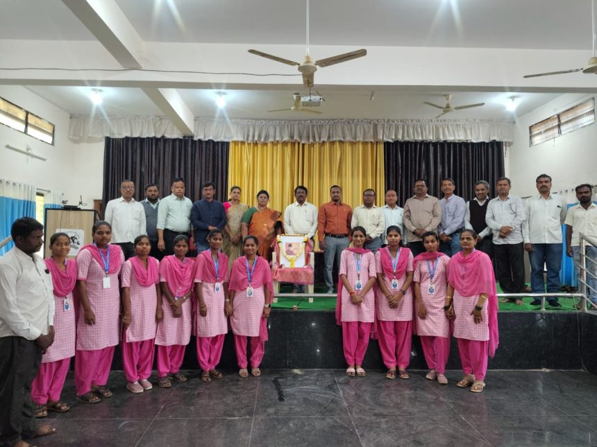 ಒನಕೆ ಓಬವ್ವ ಧೈರ್ಯ ಮತ್ತು ದೇಶಭಕ್ತಿಯ ಪ್ರತೀಕ – ಡಾ.ಸುನಂದಾ ಶಿರೂರ