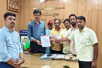 ಜಮಖಂಡಿ ಹಿತ ರಕ್ಷಣಾ ಸಮಿತಿ ಇವರಿಂದ ಪೌರಾಯುಕ್ತರಿಗೆ ಮನವಿ 