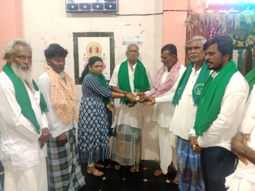 ನೊಂದ ರೈತನಿಗೆ ರೈತ ಸಂಘದಿಂದ ಧನ ಸಹಾಯ