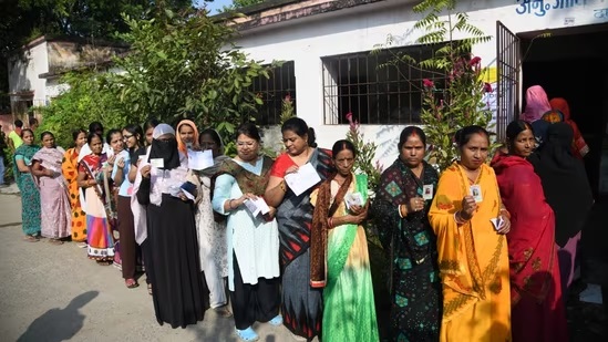 ಬಿಹಾರ ಚುನಾವಣೆ: 18 ಜಿಲ್ಲೆಗಳ 121 ಸ್ಥಾನಗಳಿಗೆ ಇಂದು ಮೊದಲ ಹಂತದ ಮತದಾನ ಬಿಹಾರ ಚುನಾವಣೆ: 18 ಜಿಲ್ಲೆಗಳ 121 ಸ್ಥಾನಗಳಿಗೆ ಇಂದು ಮೊದಲ ಹಂತದ ಮತದಾನ