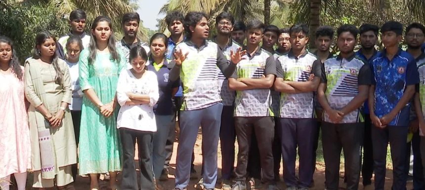 ಹೂವಿನ ಮಾರ್ಕೆಟ್ಗಾಗಿ 942 ಮರಗಳ ಮಾರಣ ಹೋಮ; ಸರ್ಕಾರದ ವಿರುದ್ಧ ವಿದ್ಯಾರ್ಥಿಗಳು, ಪರಿಸರ ಹೋರಾಟಗಾರರ ಆಕ್ರೋಶ! ಹೂವಿನ ಮಾರ್ಕೆಟ್ಗಾಗಿ 942 ಮರಗಳ ಮಾರಣ ಹೋಮ; ಸರ್ಕಾರದ ವಿರುದ್ಧ ವಿದ್ಯಾರ್ಥಿಗಳು, ಪರಿಸರ ಹೋರಾಟಗಾರರ ಆಕ್ರೋಶ!