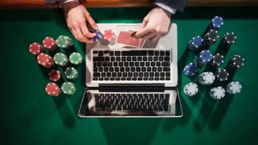 ಜೂಜಾಟದಲ್ಲಿ ಹೆಂಡತಿ ಅಡವಿಟ್ಟು ಸೋತ ಗಂಡ; ಮಾವ, ಮೈದುನ ಸೇರಿ 8 ಮಂದಿ ಅತ್ಯಾಚಾರ ಜೂಜಾಟದಲ್ಲಿ ಹೆಂಡತಿ ಅಡವಿಟ್ಟು ಸೋತ ಗಂಡ; ಮಾವ, ಮೈದುನ ಸೇರಿ 8 ಮಂದಿ ಅತ್ಯಾಚಾರ