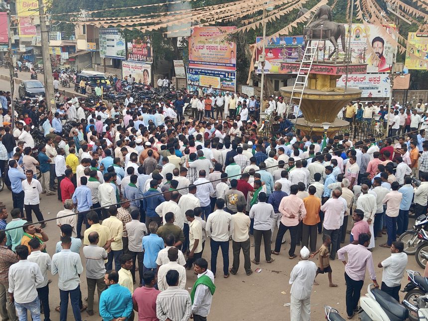 “ರೈತ ಹೋರಾಟ ಬೆಂಬಲಿಸಿ ಮೂಡಲಗಿ ಸಂಪೂರ್ಣ ಬಂದ್”