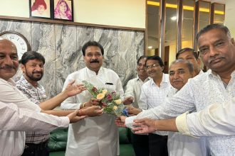 ಗುಜರಾತ್ ಪ್ರವಾಸದಲ್ಲಿ ಮಹೇಂದ್ರ ಸಿಂಘಿ ಅವರಿಗೆ ಸನ್ಮಾನ