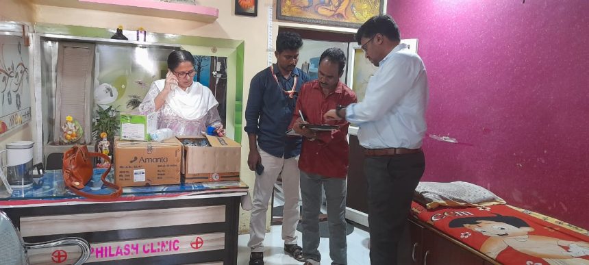 ತೋರಣಗಲ್ಲು: ನಕಲಿ ವೈದ್ಯ ವೃತ್ತಿ ಮಾಡುತ್ತಿದ್ದ ಓರ್ವನ ಕ್ಲಿನಿಕ್ ಸೀಜ್