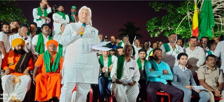 ಸಚಿವ ಎಚ್.ಕೆ ಪಾಟೀಲ ಹಾಗೂ ರೈತ ಹೋರಾಟಗಾರರ ಮಾತುಕತೆ ವಿಫಲ : ಗುರುವಾರ ಸಂಜೆ ೮ ಗಂಟೆಯ ರೈತರ ಗಡವು