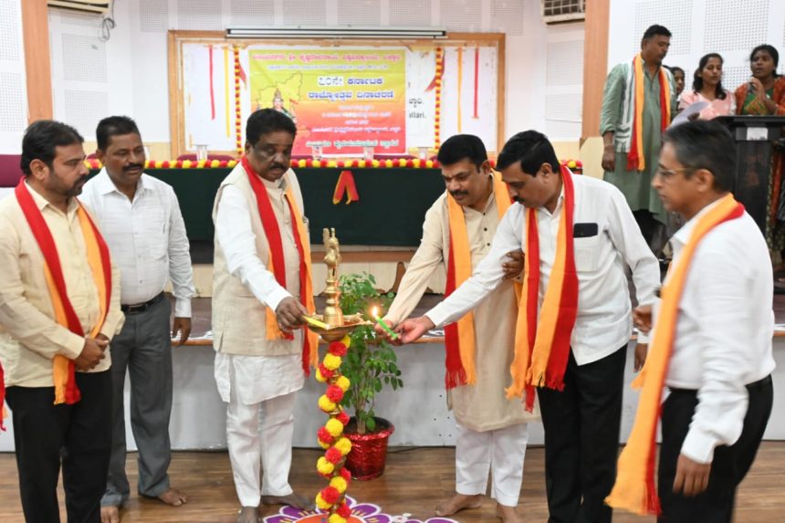 ಕ್ಷಾತ್ರ ತೇಜಸ್ಸಿನ ಭಾಷೆ ಕನ್ನಡ; ಸಿದ್ಧರಾಮ ಕಲ್ಮಠ ಕ್ಷಾತ್ರ ತೇಜಸ್ಸಿನ ಭಾಷೆ ಕನ್ನಡ; ಸಿದ್ಧರಾಮ ಕಲ್ಮಠ