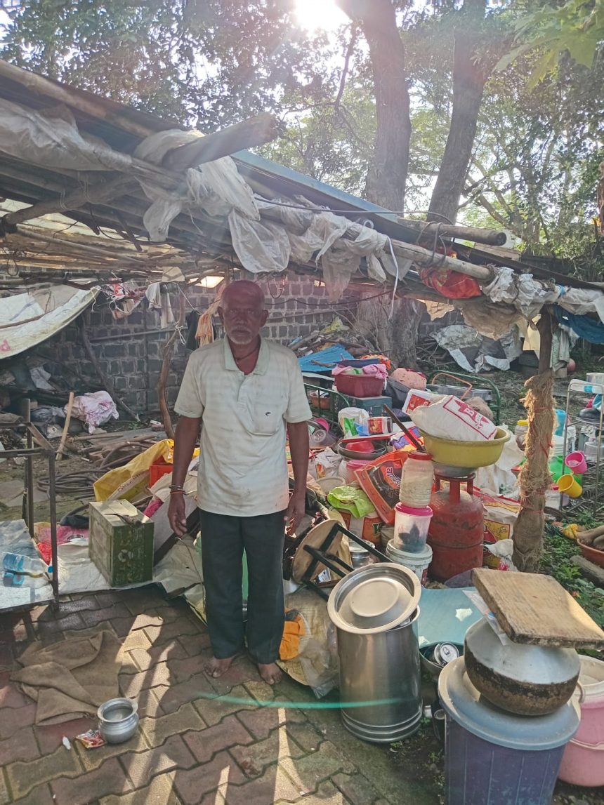 ಬೆಳಗಾವಿ ಎಪಿಎಂಸಿಯಲ್ಲಿ ಅಧಿಕಾರಿಗಳ ದರ್ಪ : ಕಾರ್ಮಿಕರಿಗೆ ಅನ್ಯಾಯ ಬೆಳಗಾವಿ ಎಪಿಎಂಸಿಯಲ್ಲಿ ಅಧಿಕಾರಿಗಳ ದರ್ಪ : ಕಾರ್ಮಿಕರಿಗೆ ಅನ್ಯಾಯ