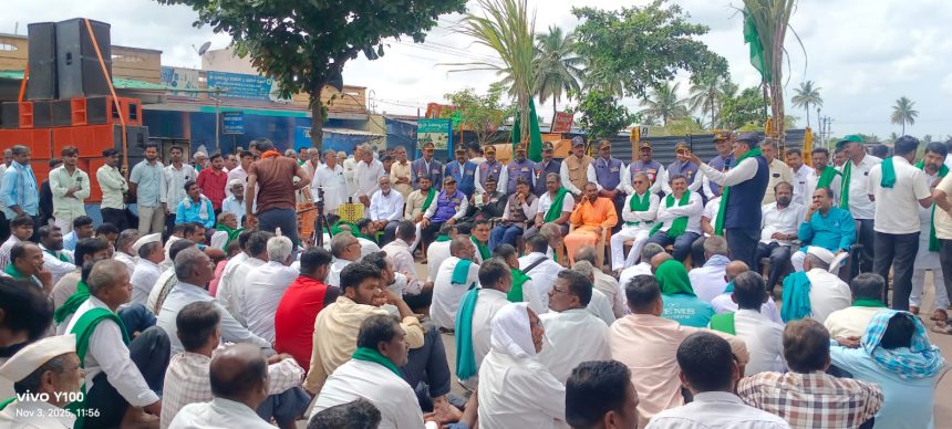 ಉಗ್ರ ಪ್ರತಾಪ ತಾಳುತ್ತಿರುವ ರೈತ ಪ್ರತಿಭಟನೆ: ಕಾರ್ಖಾನೆ ಮಾಲೀಕರಿಗೆ ಅನ್ನದಾತನ ಕೊನೆಯ ಎಚ್ಚರಿಕೆ
