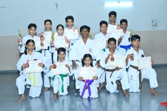 ಕರಾಟೆ ಸ್ಪರ್ಧೆ; ವಿದ್ಯಾರ್ಥಿಗಳು ಉತ್ತಮ ಪ್ರದರ್ಶನ ಬಹುಮಾನ ವಿತರಣೆ