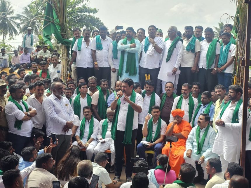 ನ್ಯಾಯ ಸಿಗುವವರೆಗೂ ಹೋರಾಟ ಮಾಡುವುದಾಗಿ ಬಿಜೆಪಿ ರಾಜ್ಯಾಧ್ಯಕ್ಷ ಬಿ ವೈ ವಿಜಯೇಂದ್ರ ಸರ್ಕಾರಕ್ಕೆ ಎಚ್ಚರಿಕೆ ನ್ಯಾಯ ಸಿಗುವವರೆಗೂ ಹೋರಾಟ ಮಾಡುವುದಾಗಿ ಬಿಜೆಪಿ ರಾಜ್ಯಾಧ್ಯಕ್ಷ ಬಿ ವೈ ವಿಜಯೇಂದ್ರ ಸರ್ಕಾರಕ್ಕೆ ಎಚ್ಚರಿಕೆ