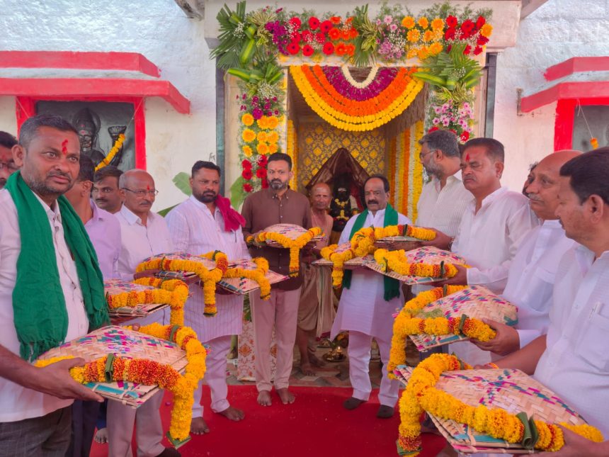 ಮಲಪ್ರಭಾ ಜಲಾಶಯಕ್ಕೆ ಭಾಗಿನ ಅರ್ಪಣೆ