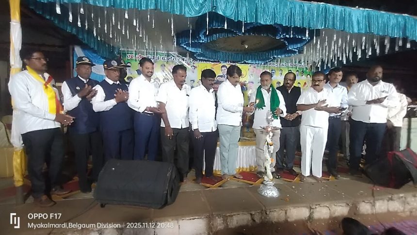 ನಾಡು, ನುಡಿ ರಕ್ಷಣೆಗೆ ನಾವು ಸದಾ ಸಿದ್ದರಾಗಿರಬೇಕು : ಬಾಬಾಸಾಹೇಬ ಪಾಟೀಲ ನಾಡು, ನುಡಿ ರಕ್ಷಣೆಗೆ ನಾವು ಸದಾ ಸಿದ್ದರಾಗಿರಬೇಕು : ಬಾಬಾಸಾಹೇಬ ಪಾಟೀಲ