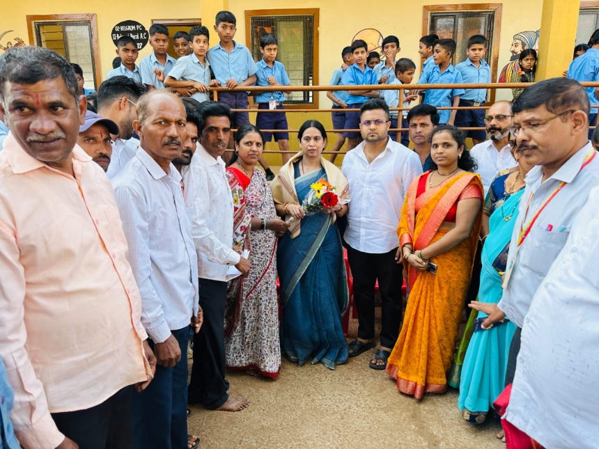 ಭಾರೀ ಪ್ರಮಾಣದಲ್ಲಿ ಅಭಿವೃದ್ಧಿ: ಸಚಿವೆ ಲಕ್ಷ್ಮೀ ಹೆಬ್ಬಾಳಕರ್ ಅವರನ್ನು ಸನ್ಮಾನಿಸಿದ ಗ್ರಾಮಸ್ಥರು