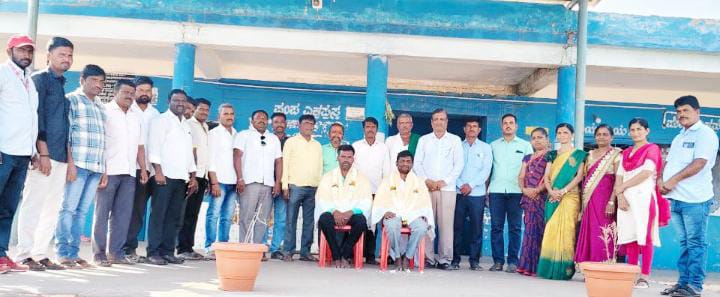 ರನ್ನ ಬೆಳಗಲಿ ಪಿಎಂಶ್ರೀ ಹಿರಿಯ ಪ್ರಾಥಮಿಕ ಶಾಲೆಗೆ ಅಧ್ಯಕ್ಷರಾಗಿ ಅಡಿವೇಪ್ಪ ಪೂಜಾರಿ,ಉಪಾಧ್ಯಕ್ಷರಾಗಿ ರಾಜೇಶ್ವರಿ ಕಣಬೂರ ಆಯ್ಕೆ ರನ್ನ ಬೆಳಗಲಿ ಪಿಎಂಶ್ರೀ ಹಿರಿಯ ಪ್ರಾಥಮಿಕ ಶಾಲೆಗೆ ಅಧ್ಯಕ್ಷರಾಗಿ ಅಡಿವೇಪ್ಪ ಪೂಜಾರಿ,ಉಪಾಧ್ಯಕ್ಷರಾಗಿ ರಾಜೇಶ್ವರಿ ಕಣಬೂರ ಆಯ್ಕೆ