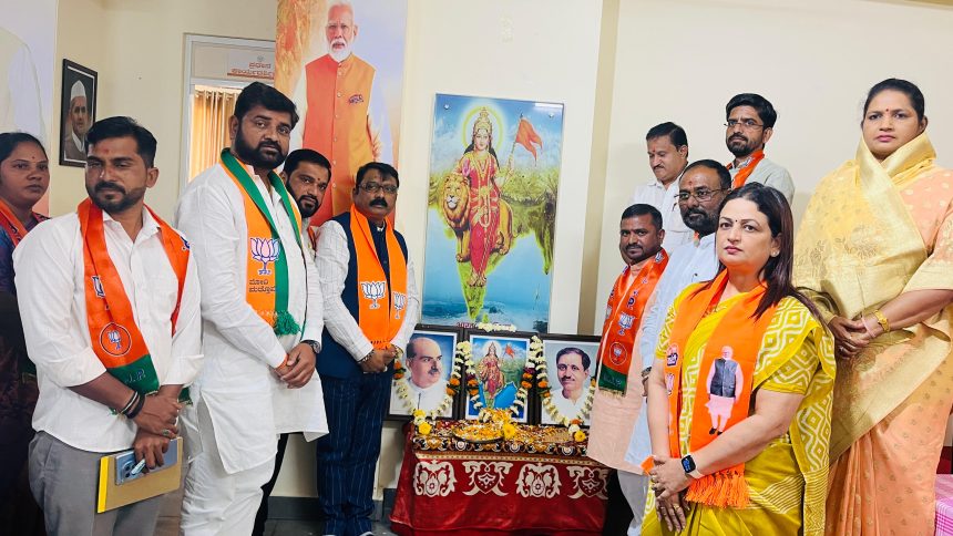 ಸ್ವದೇಸಿ ನಮ್ಮ ಜೀವನದ ಭಗವಾಗಬೇಕು :ಸುಭಾಷ ಪಾಟೀಲ ಸ್ವದೇಸಿ ನಮ್ಮ ಜೀವನದ ಭಗವಾಗಬೇಕು :ಸುಭಾಷ ಪಾಟೀಲ