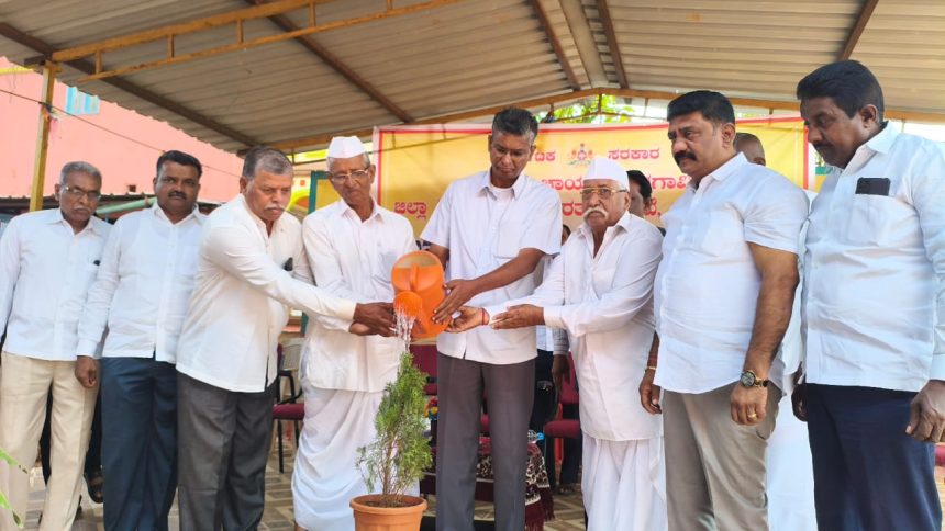 ಶಿಕ್ಷಣ ಪಡೆದರೆ ಮಾತ್ರ ಉತ್ತಮ ವೃತ್ತಿ,  ಸ್ಥಾನಮಾನ ದೊರೆಯಲು ಸಾಧ್ಯ: ಸಚಿವ ಸತೀಶ್‌ ಜಾರಕಿಹೊಳಿ